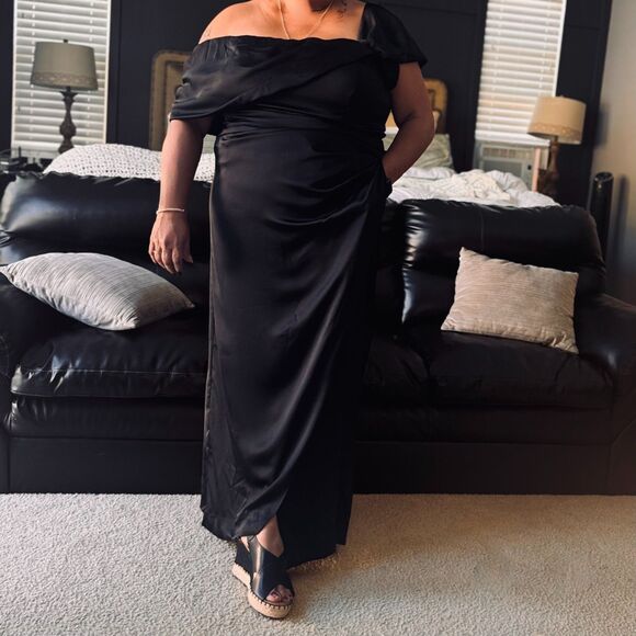 Paloma Off Shoulder Maxi Dress - black NWT - Picture 3 of 6